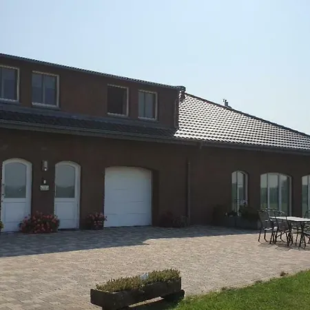 Deichkrone-rees Apartman *